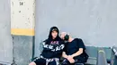 Taeyong dan Mark NCT di LA. (Foto: Instagram/ taeoxo_nct)