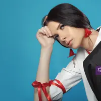 Gaya maskulin yang membuat penampilan stand out. (Bambang E. Ros / Bintang.com)