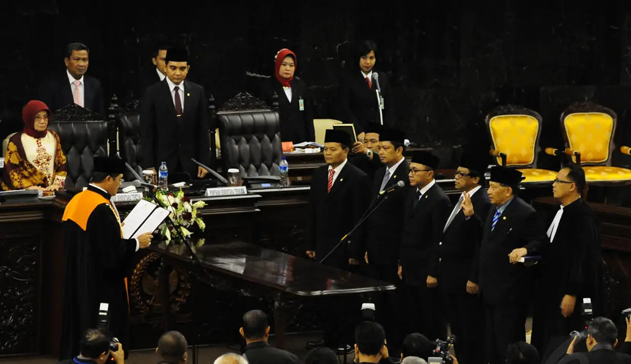 Suasana pengambilan sumpah janji Pimpinan MPR periode 2014-2019 di Gedung Nusantara I, Jakarta, (8/10/14). (Liputan6.com/Andrian M Tunay) 