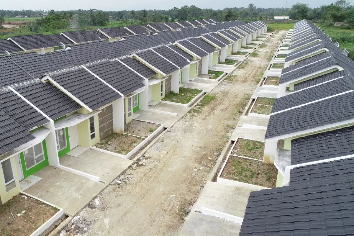 pasca pandemi Covid-19, pembelian rumah subsidi di proyek properti Puri Harmoni Cisoka 3 Harun, Kecamatan Cisoka, Kabupaten Tangerang. (Paramita/Liputan6.com)