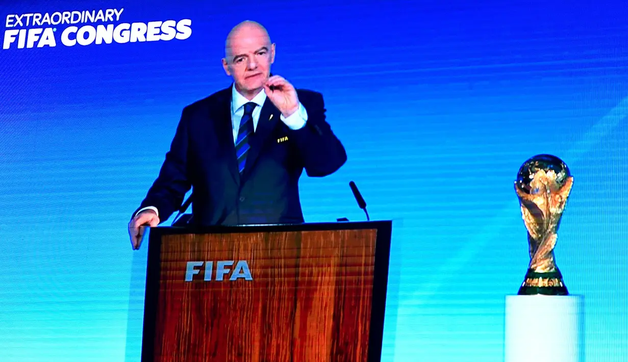 Pengumuman tuan rumah Piala Dunia 2030 ini disampaikan langsung oleh Presiden FIFA Gianni Infantino dalam Kongres Luar Biasa yang digelar secara virtual yang dihadiri 211 anggota. (Foto: AFP)