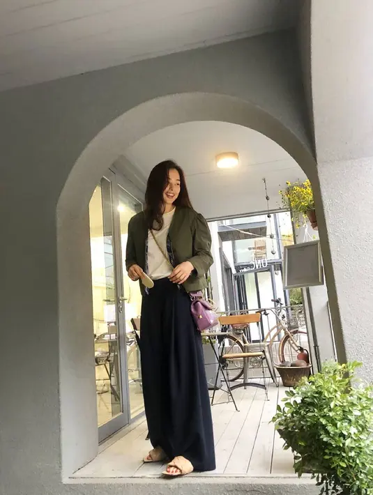 Selain murah senyum, cara berpenampilan juga menjadi daya tarik dari Honey Lee. (Instagram/ honey_lee32)