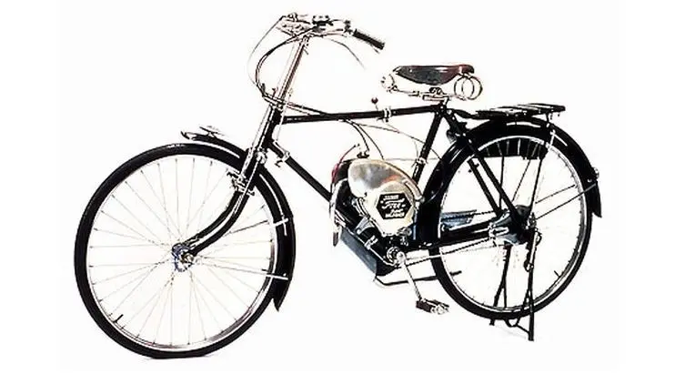 Power Free motor pertama Suzuki yang dibuat secara masal.