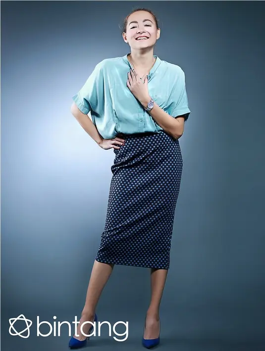 "Ya mau apa lagi beginilah jadinya rumahtangga kami. Bukan setahun atau dua tahun, kami sudah mencoba bertahun-tahun namun ternyata gagal. Akhirnya gugatan cerai itu pun dilakukan," ujar Dewi Rezer. (Febio Hernanto/Bintang.com)