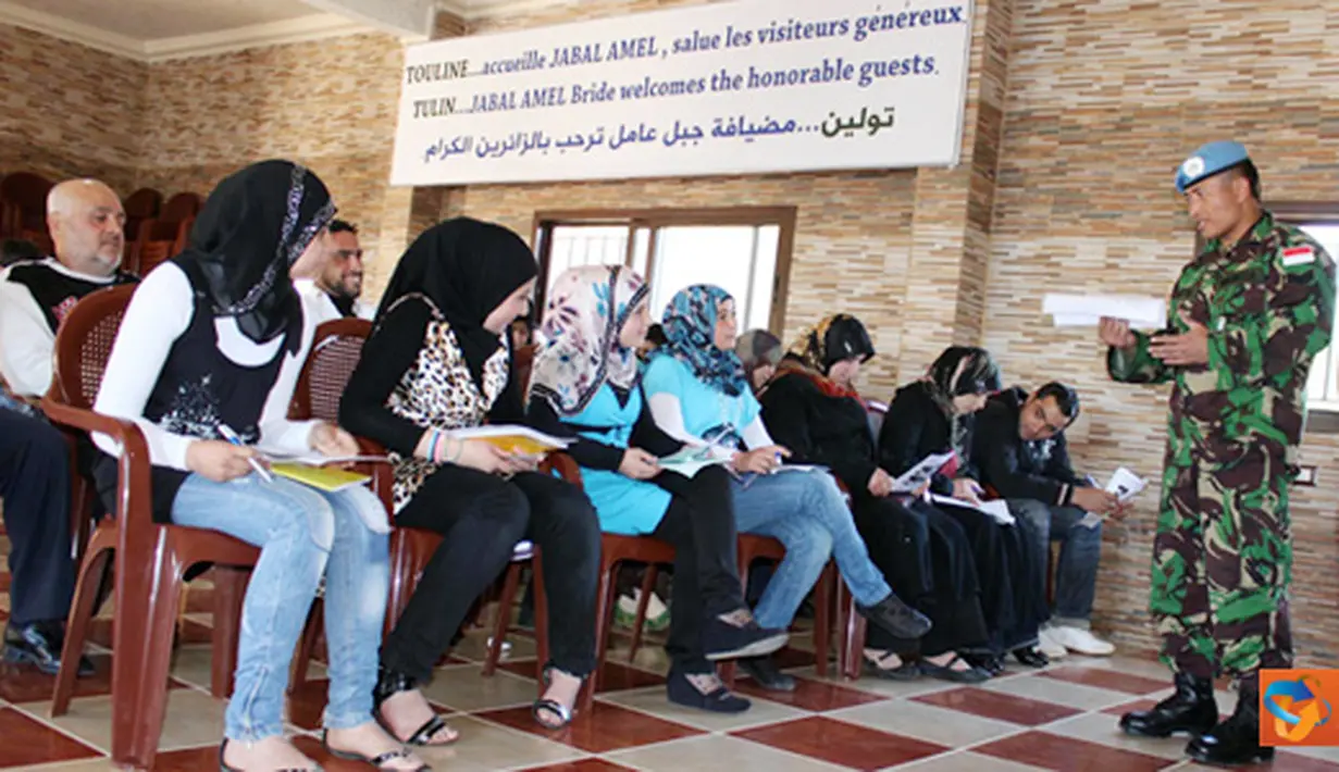 Citizen6, Lebanon: Sebagai pengajar, Mayor Sus Harianto sedang memberikan pengarahan di Municipality Tulin (kantor pemerintahan daerah).