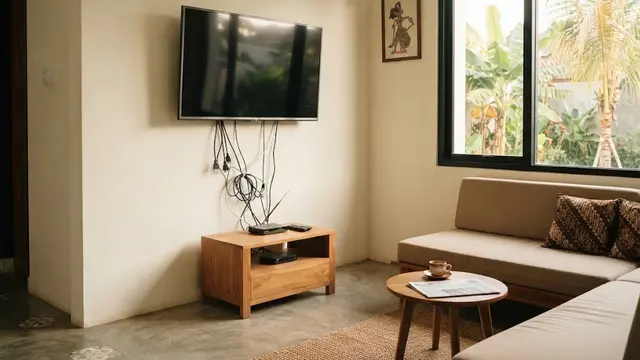 kurangan memasang tv di dinding