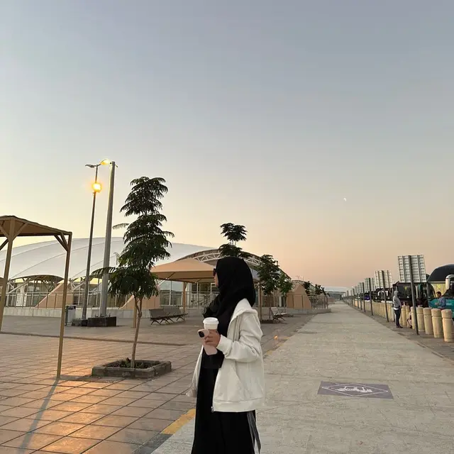 5 Gaya Kompak Arafah Rianti dan Halda Jalani Umroh Bersama, Anggun Berbalut Gamis