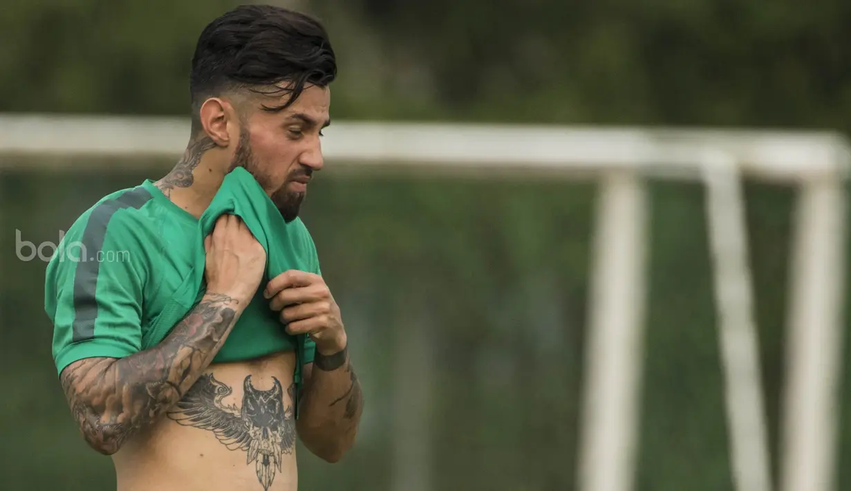 Dengan pindah ke Bali United, Stefano Lilipaly akan bergabung dengan pemain naturalisasi lainnya, Irfan Bachdim. (Bola.com/Vitalis Yogi Trisna)