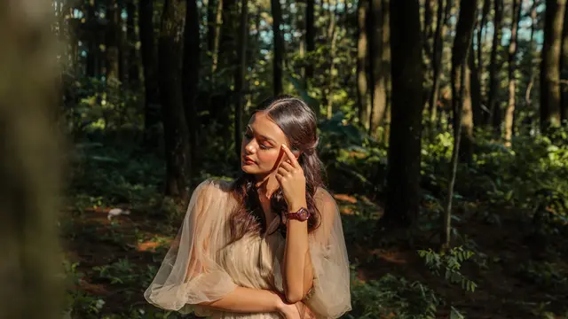 5 Potret Keanggunan Amanda Rawles dengan Koleksi Terbaru Lanccelot