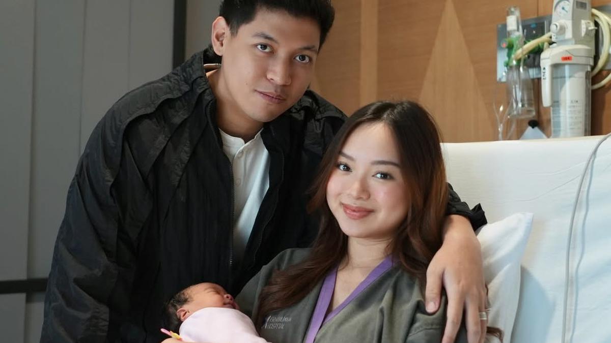 Willy Dozan &amp; Betharia Sonata Resmi Jadi Kakek Nenek, Cucu Pertama Telah Lahir