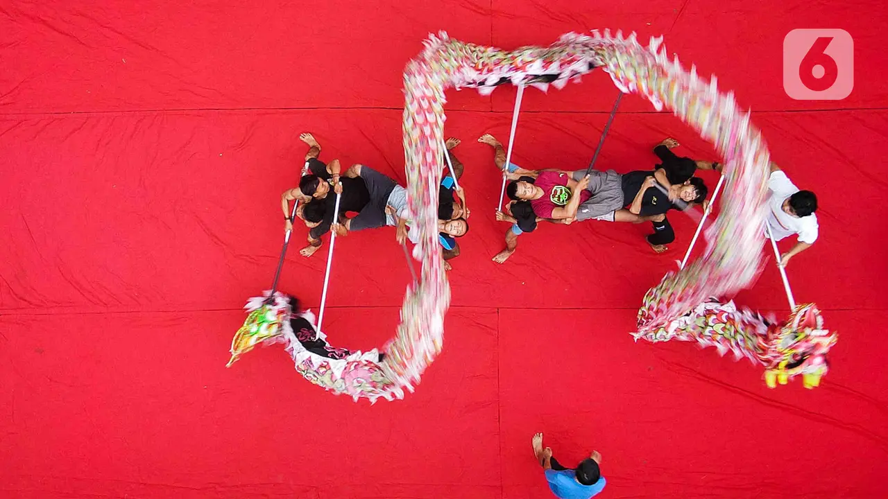 latihan dengan Barongsai