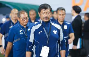 Pelatih Timnas Indonesia U-22, Indra Sjafri saat pertandingan melawan Mali U-22&nbsp;yang dilangsungkan di Stadion Pakansari, Bogor, Jawa Barat, Sabtu (15/11/2025). (Bola.com/M Iqbal Ichsan)
