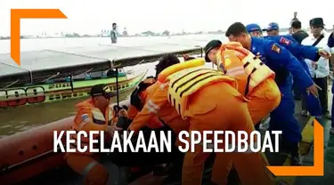 Kecelakaan moda transportasi air terjadi di Sumatera Selatan hari Senin (18/3), sebuah speedboat tabrak pohon di pinggir sungai menewaskan 7 penumpang.