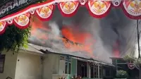 Asrama Polri di Serpong Kebakaran, Api Berkobar dan Asap Hitam Membubung Tinggi