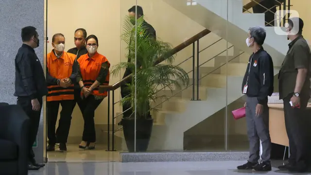 Diduga Terima Suap, Bupati Kapuas dan Istri Ditahan KPK