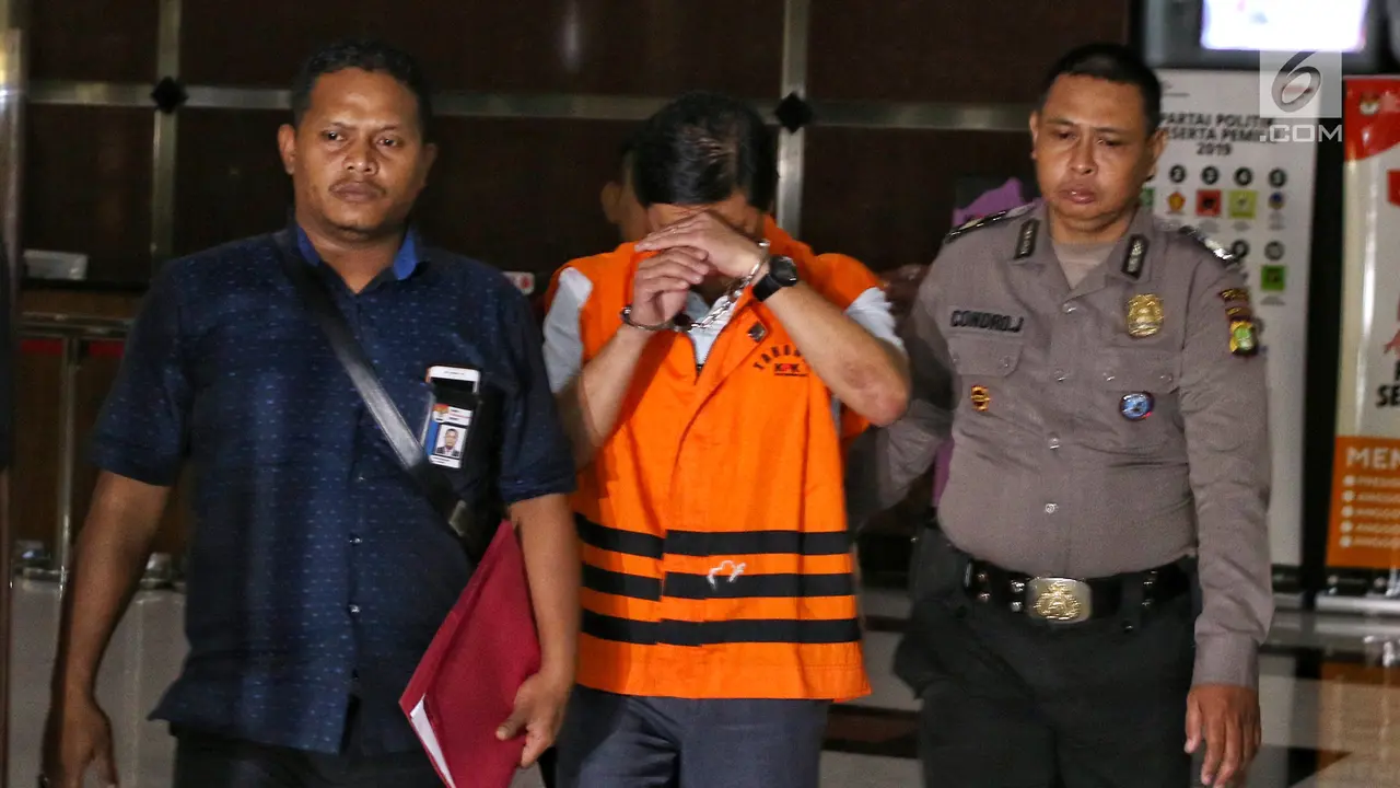 Resmi Ditahan KPK, Begini Ekspresi Para Tersangka Suap Krakatau Steel