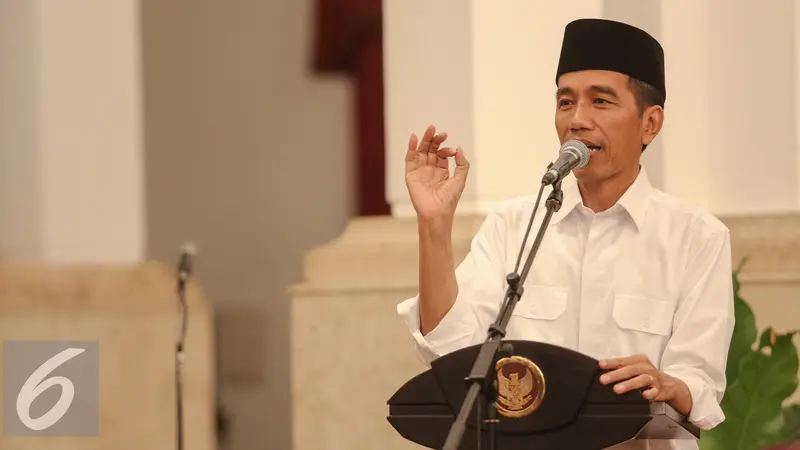 20150706-Jokowi Buka Puasa Bareng Wartawan-Jakarta-Jokowi