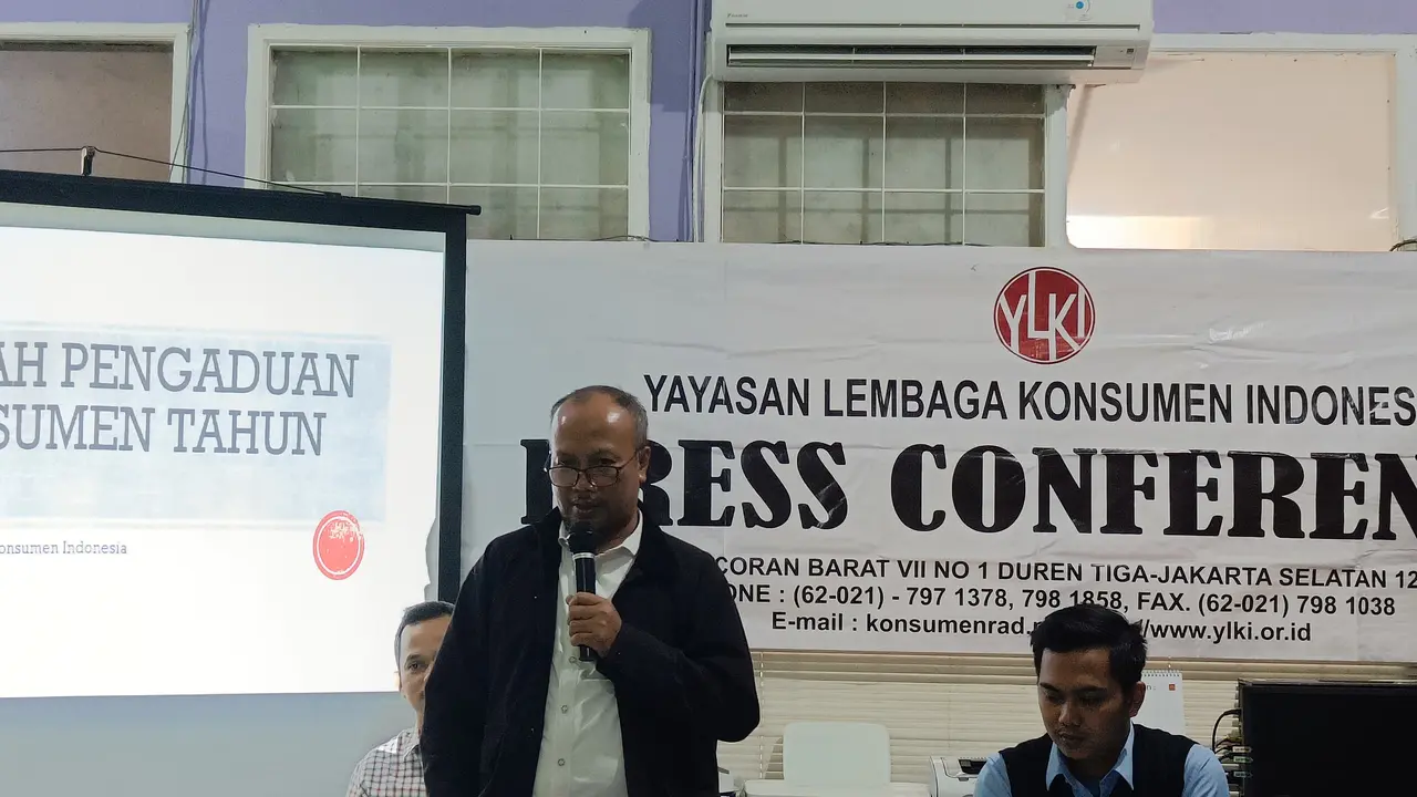 Ketua Pengurus Harian Yayasan Lembaga Konsumen Indonesia (YLKI) Tulus Abadi menyebut, Otoritas Jasa Keuangan (OJK) belum menjalankan fungsi pengawasan secara optimal.