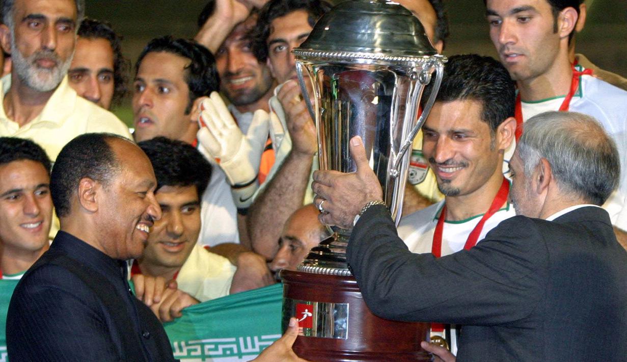 Pada 1996, dengan delapan gol, Daei menjadi pencetak gol terbanyak Piala Asia. Dalam 60 pertandingan pertama untuk Iran, Daei mencetak 40 gol. (Foto: AFP/Stringer)