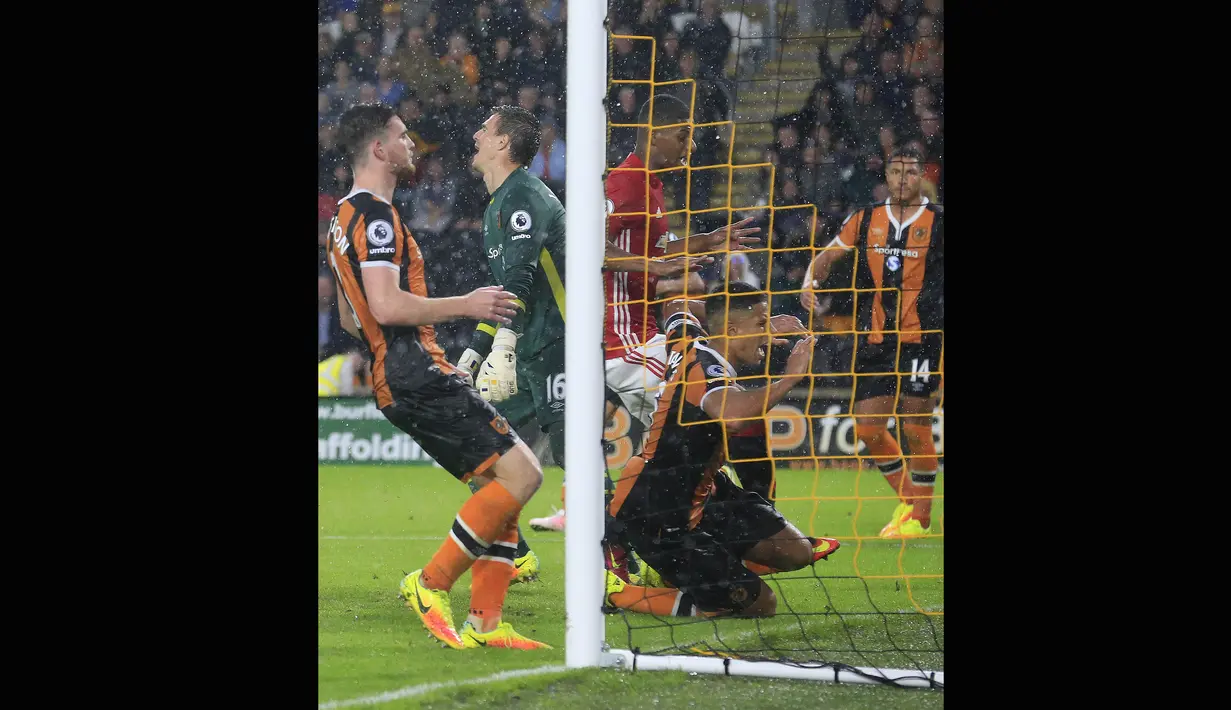 Pada pekan ke-3 Liga Inggris 2016/2017 gol telat Marcus Rashford pada menit 90+2 membuat MU unggul 1-0 atas Hull City sekaligus merupakan gol perdana Rashford di musim tersebut. (AFP/LindseyParnaby)