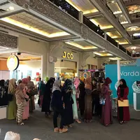 Peserta audisi Puteri Muslimah Indonesia 2017 di Yogyakarta memadati area pendaftaran. (Dokumentasi Indosiar)