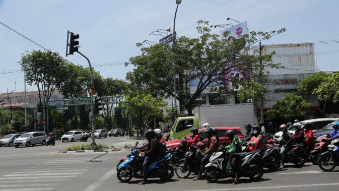 Kamera CCTV yang dipasang di sejumlah persimpangan jalan di Surabaya, Jawa Timur. (Foto: Liputan6.com/Dian Kurniawan)