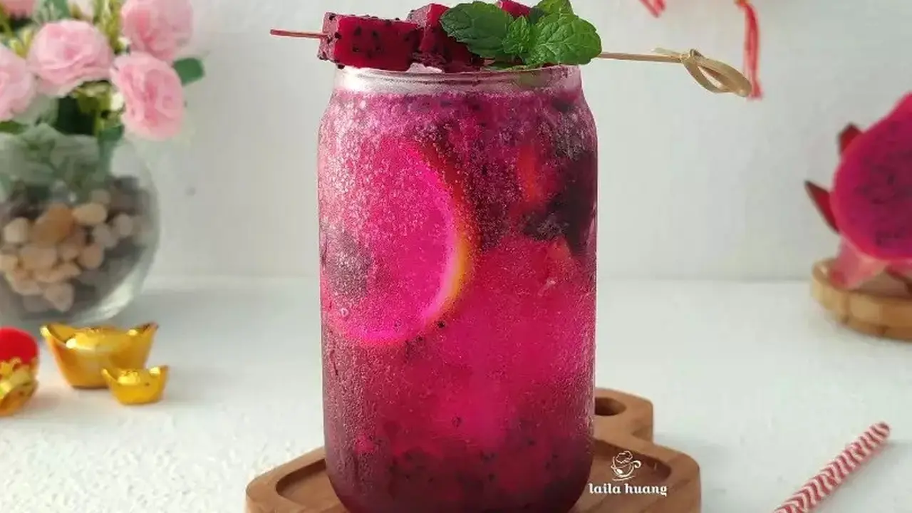 Resep mojito buah naga untuk bawa keberuntungan di Imlek 2024. (dok. Cookpad @Phi_Phit)
