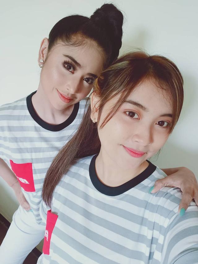 Selalu Kompak, Ini 6 Potret Dewi Persik dan Lebby Wilayati Pakai Baju Kembar
