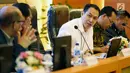 Dirjen Cipta Karya Perwakilan PUPR, Eki Arsita Rizki dalam Seminar Nasional bertajuk Rencana Pengembangan Kawasan Parlemen, Pembangunan Alun-alun Demokrasi dan Gedung DPR RI yang digelar di Gedung Nusantara DPR, Jakarta (20/9). (Liputan6.com/JohanTallo)