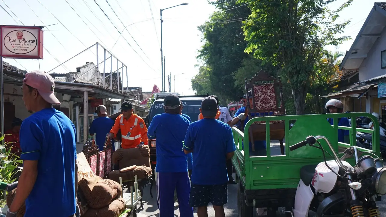 KAI Daop 9 Jember menertibkan sejumlah aset rumah di Jember. (Istimewa)