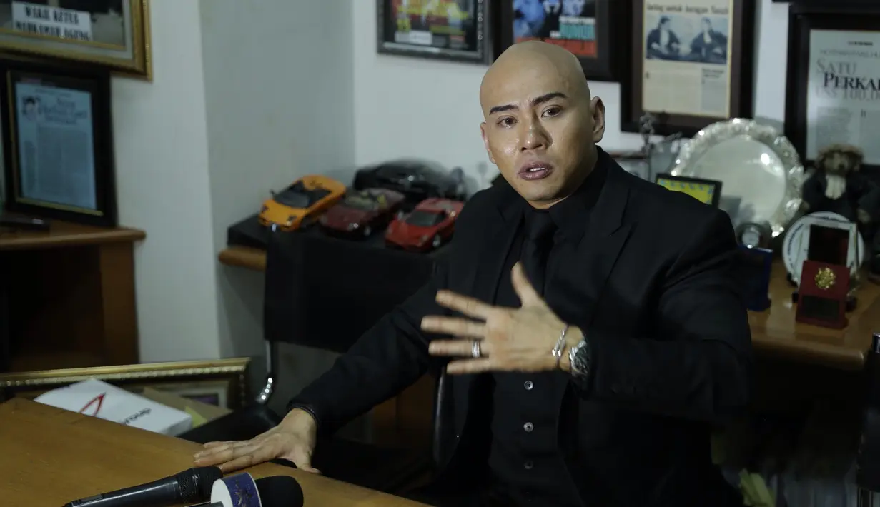 Ditemui di kawasan Mampang, Jakarta Selatan, ayah satu anak itu mempersilahkan pihak Mario Teguh menempuh langkah hukum. (Galih W. Satria/Bintang.com)