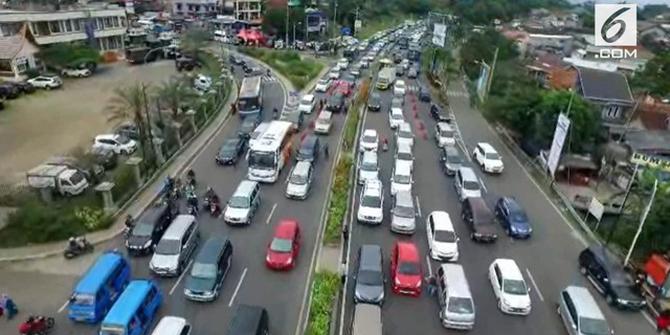 VIDEO: Pantauan Udara Kemacetan di Jalur Puncak