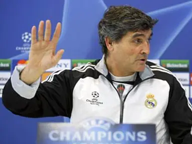 The new coach of Real Madrid's Juande Ramos during a press conference on the eve of a Champions league match against Zenit in Madrid, on December 9, 2008. AFP PHOTO/PHILIPPE DESMAZES