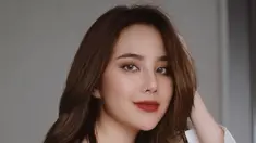 Agatha Chelsea adalah seorang penyanyi, model, dan aktris yang mulai dikenal sejak bermain peran di film Ada Cinta di SMA, pada tahun 2016. Agatha Chelsea juga merupakan juara ketiga dari kompetisi Idola Cilik musim keempat. (Foto: instagram.com/@agatha_chelsea)