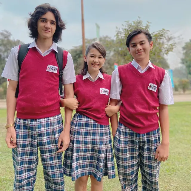 Main Sinetron Bareng, Ini 6 Potret Sandrinna Michelle dan Emiliano Cortizo 'Dari Jendela SMP'
