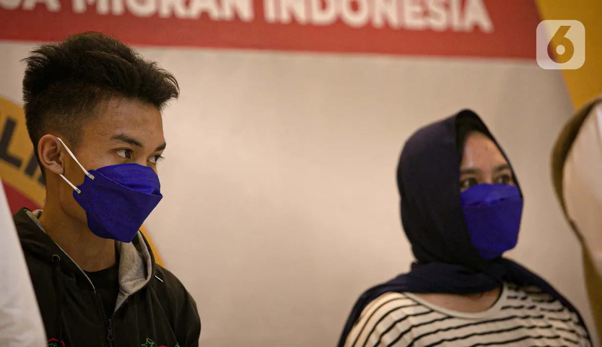 Calon Pekerja Migran Indonesia (CPMI) dihadirkan di Gedung BP2MI, Jakarta, Senin (15/3/2021). BP2MI telah melakukan sidak ke PT Mafan Samudra Jaya di Bogor, Jawa Barat. (Liputan6.com/Faizal Fanani)