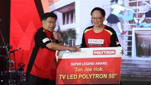 Pebulu tangkis legendaris, Tan Joe Hok mendapatkan penghargaan Super Legend dari Djarum Foundation (Liputan6.com/Thomas)