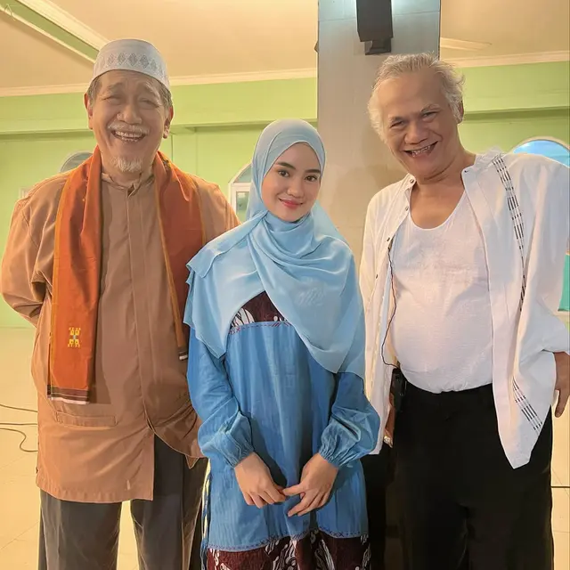 7 Potret Janis Kareem Aneira Pemain Sinetron Para Pencari Tuhan saat Berhijab