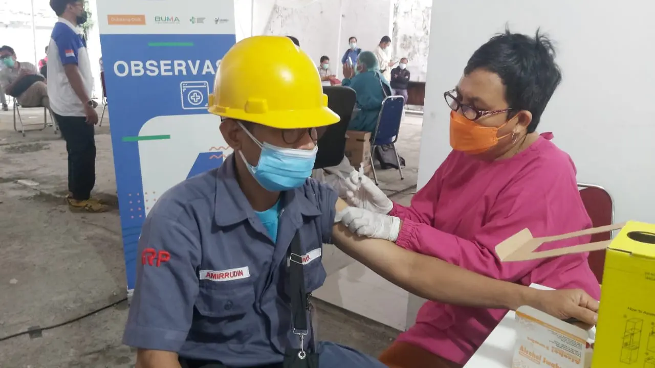 Vaksinasi PT Gunung Raja Paksi (GRP). Dok GRP