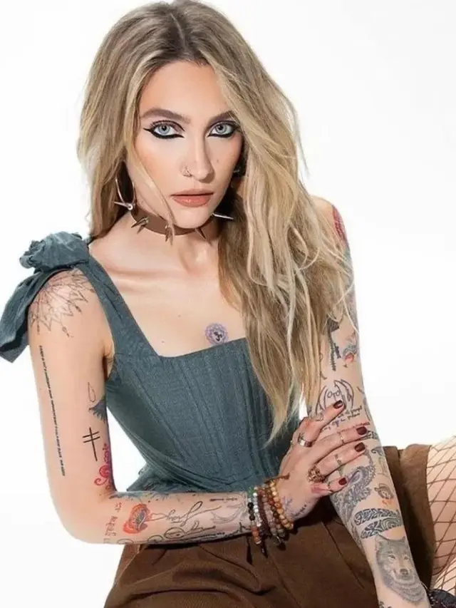 Penuh Tato, Potret Debut Putri Mendiang Michael Jackson Jadi Model Brand Kecantikan