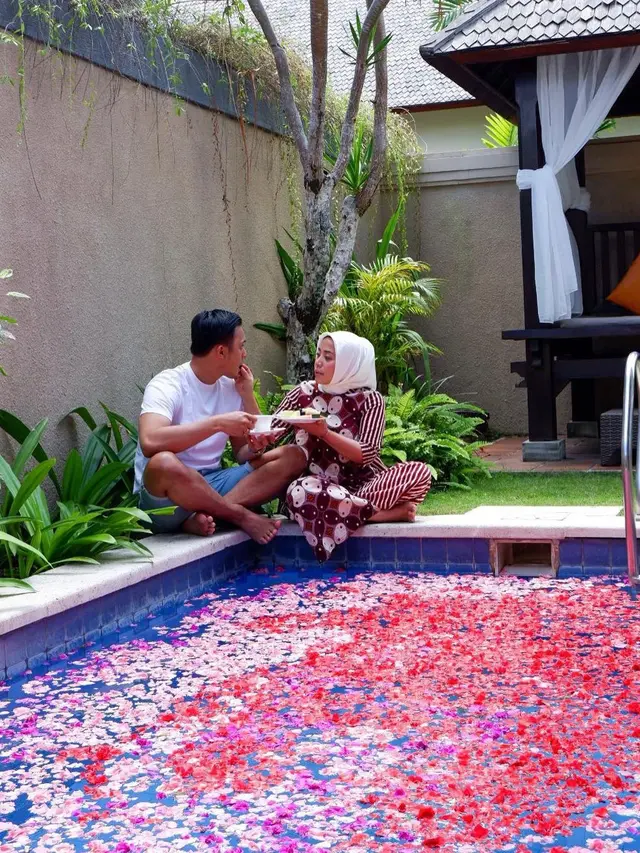 Kebersamaan Muzdalifah dan Fadel Islami