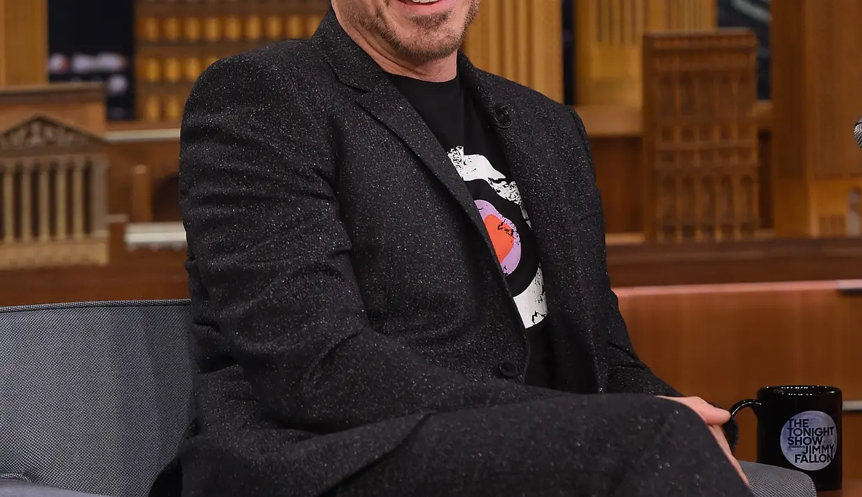 Sebagai teman dalam film yang sama, secara tak langsung Robert Downey Jr menyindir secara 'halus' Tom Hiddleston yang tidak memfollow akun Taylor. (AFP/Bintang.com)
