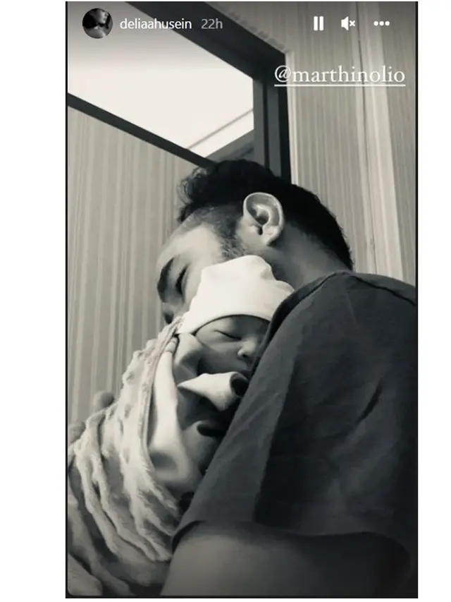 6 Potret Marthino Lio dan Delia Husein Dikaruniai Anak Pertama, Penuh Kebahagiaan