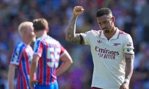 Pemain Arsenal Gabriel Jesus merayakan gol yang dicetaknya pada laga Premier League/Liga Inggris antara Crystal Palace vs Arsenal di London, Minggu, 24 Mei 2026. (AP Photo/Kin Cheung)