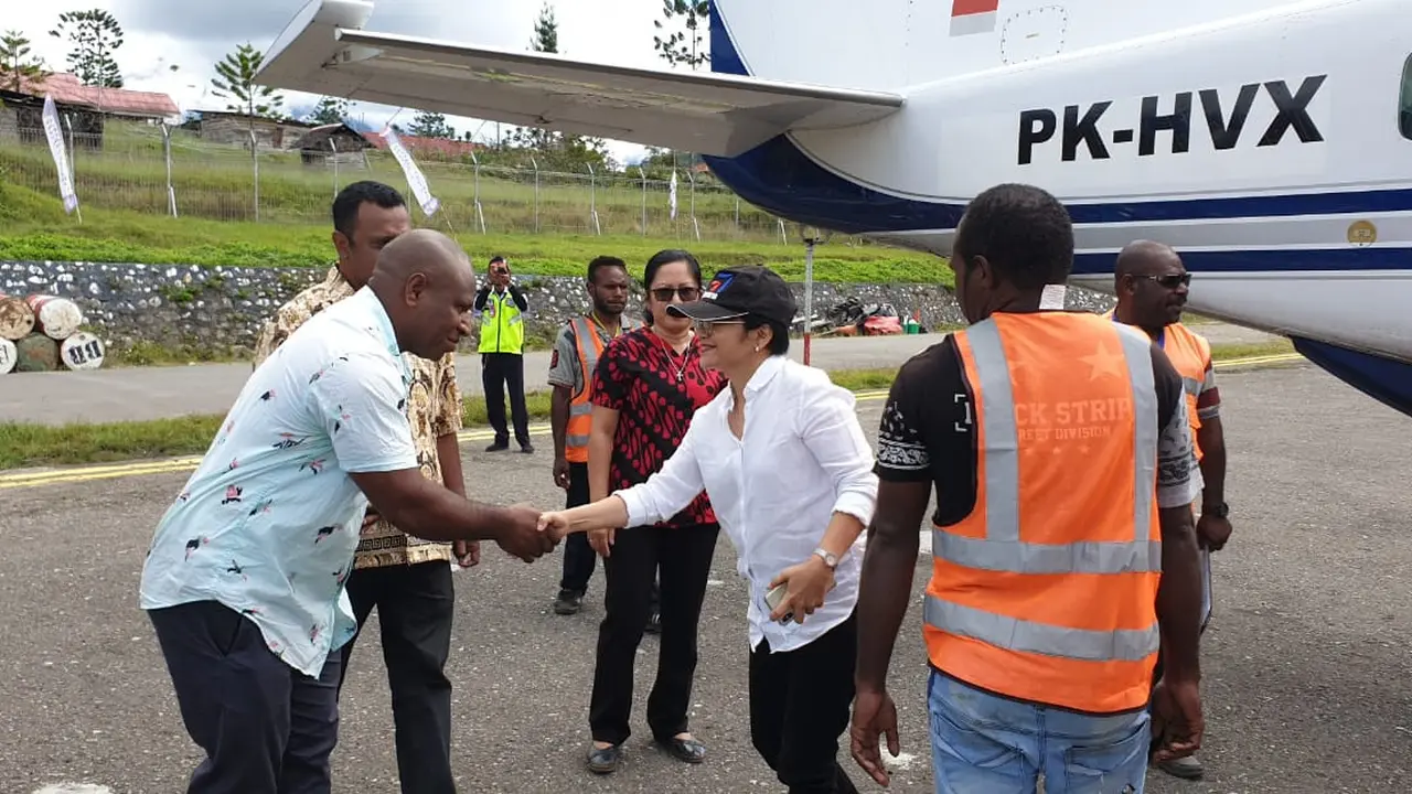Pemantauan jembatan udara Kemenhub di Papua