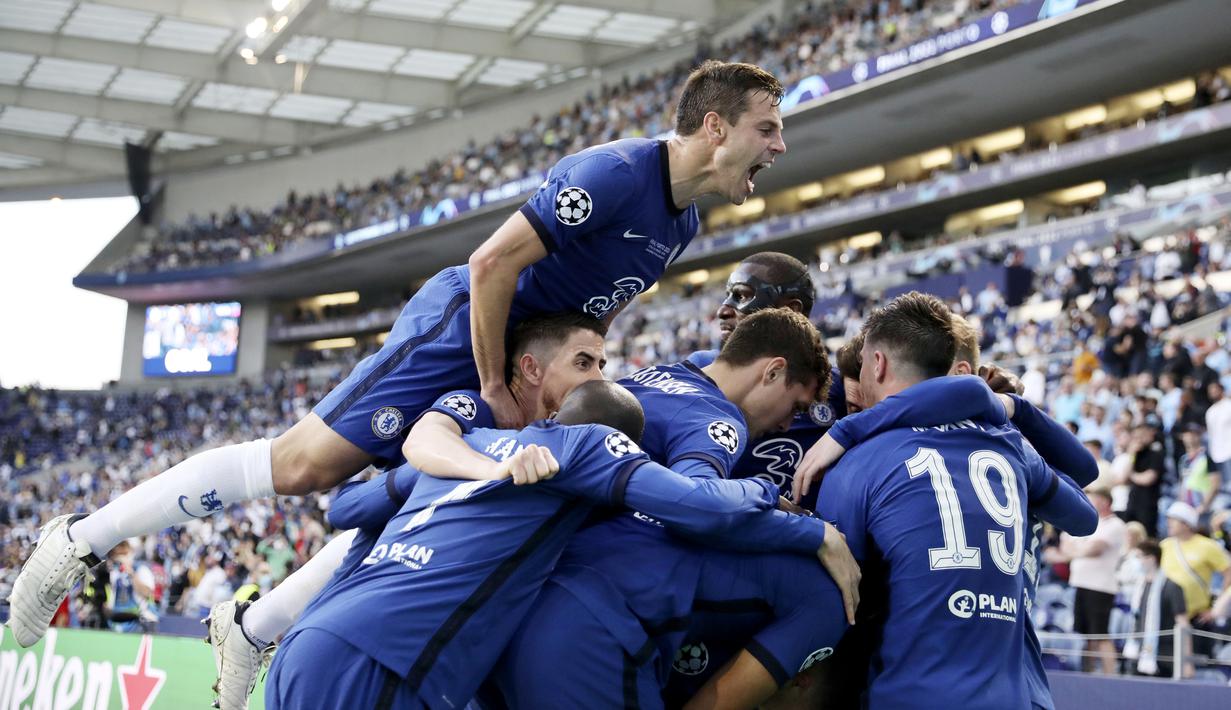 Chelsea - Jawara Liga Champions musim ini terkenal tak pernah tanggung-tanggung saat belanja pemain. Didukung taipan asal Rusia, Roman Abramovich, total Chelsea telah mengeluarkan dana sebesar 1,47 miliar euro dalam sedekade terakhir. (Foto: AP/Jose Coelho)