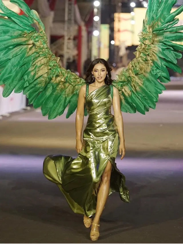 Gaya Whulandary Herman, Puteri Indonesia 2013. Dok. [@whulandary]