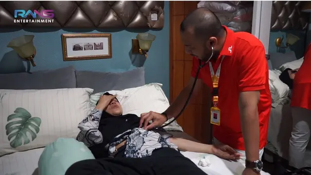 Dorce Gamalama Jatuh Sakit, Begini 7 Potretnya Diperiksa Dokter Hingga Diinfus