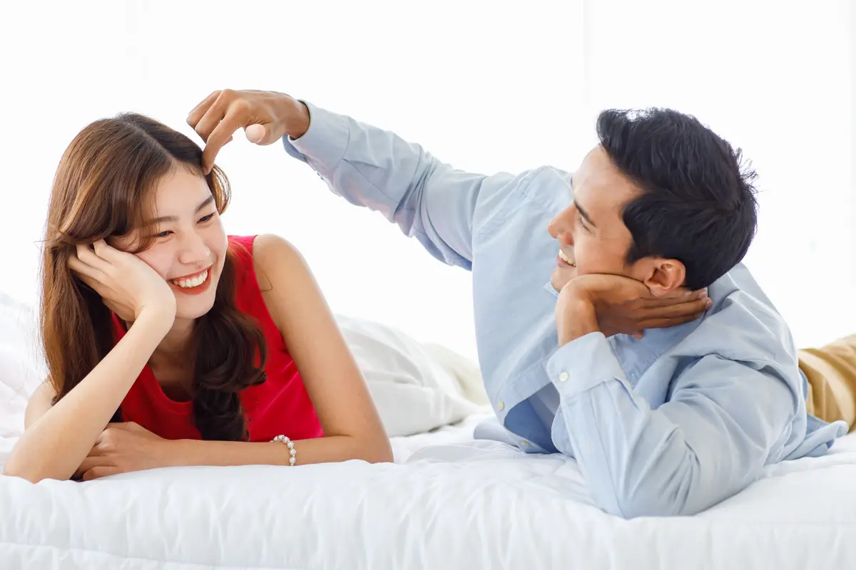 perempuan dan pasangan 9 juni
