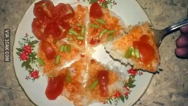 6 Potret Pizza Enggak Pakai Roti Khas Ini Ramah Kantong, Bikin Senyum Tipis